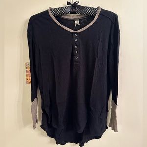 🔥🔥 FREE PEOPLE OVERSIZED HENLEY